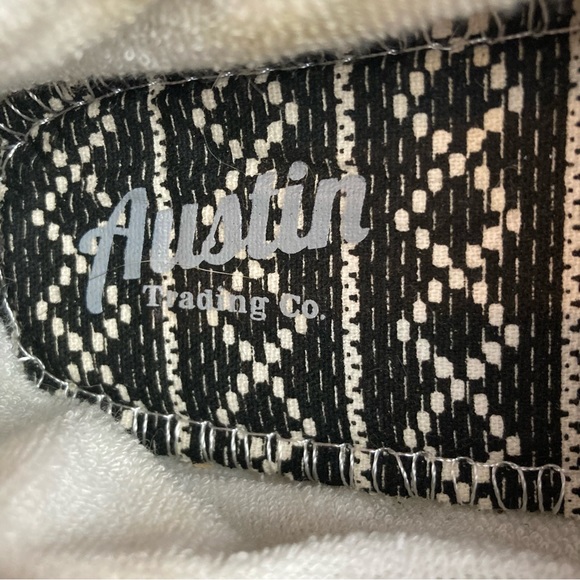 Austin Trading Co. Grey Women’s Slip On Sneakers - Picture 5 of 10